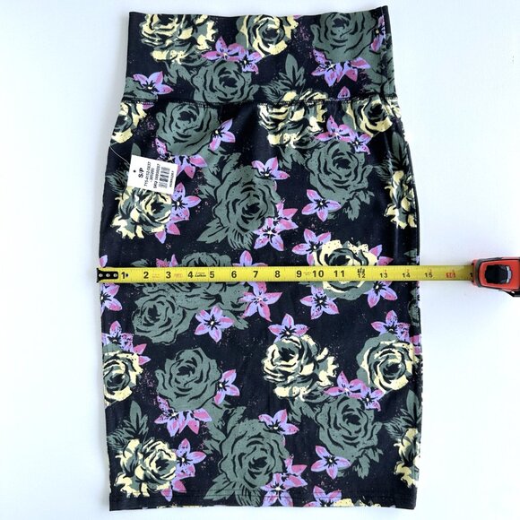 Black Floral Pencil Skirt - Picture 6 of 9